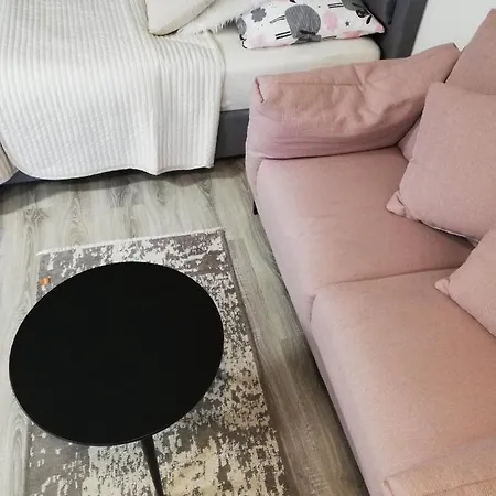 Apartment Glam Apartman Hustopece